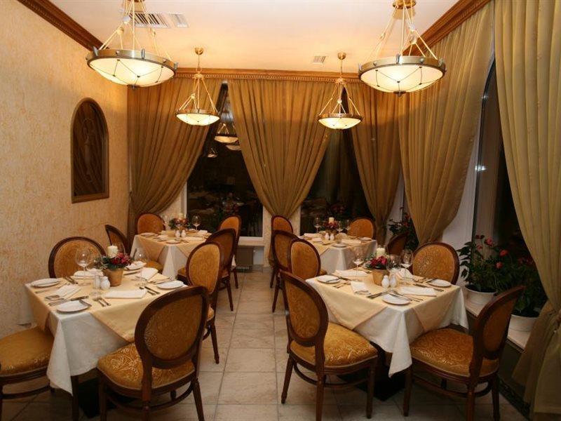 Hotel Optima Collection Podil Plaza Kiew Exterior foto