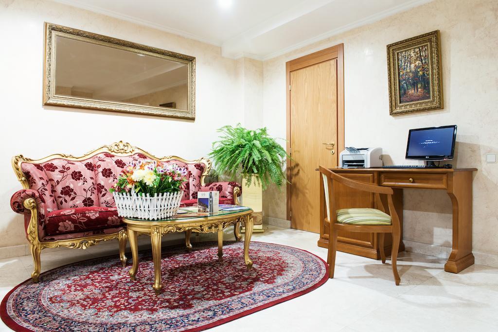 Hotel Optima Collection Podil Plaza Kiew Exterior foto