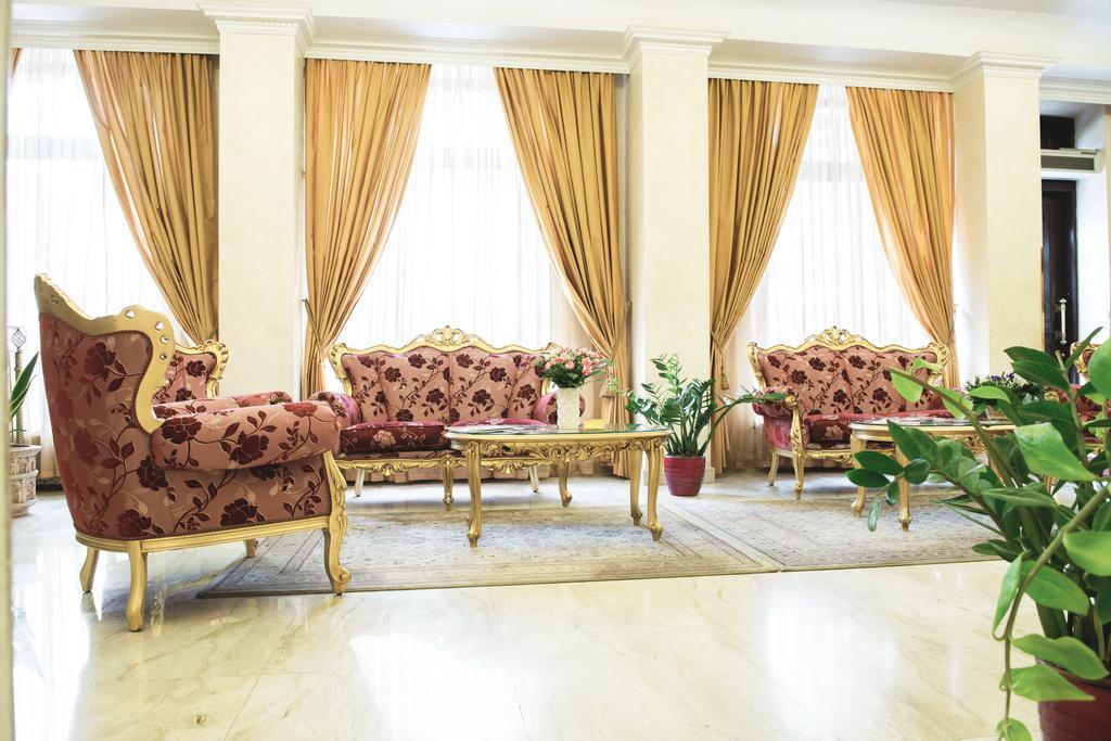 Hotel Optima Collection Podil Plaza Kiew Exterior foto