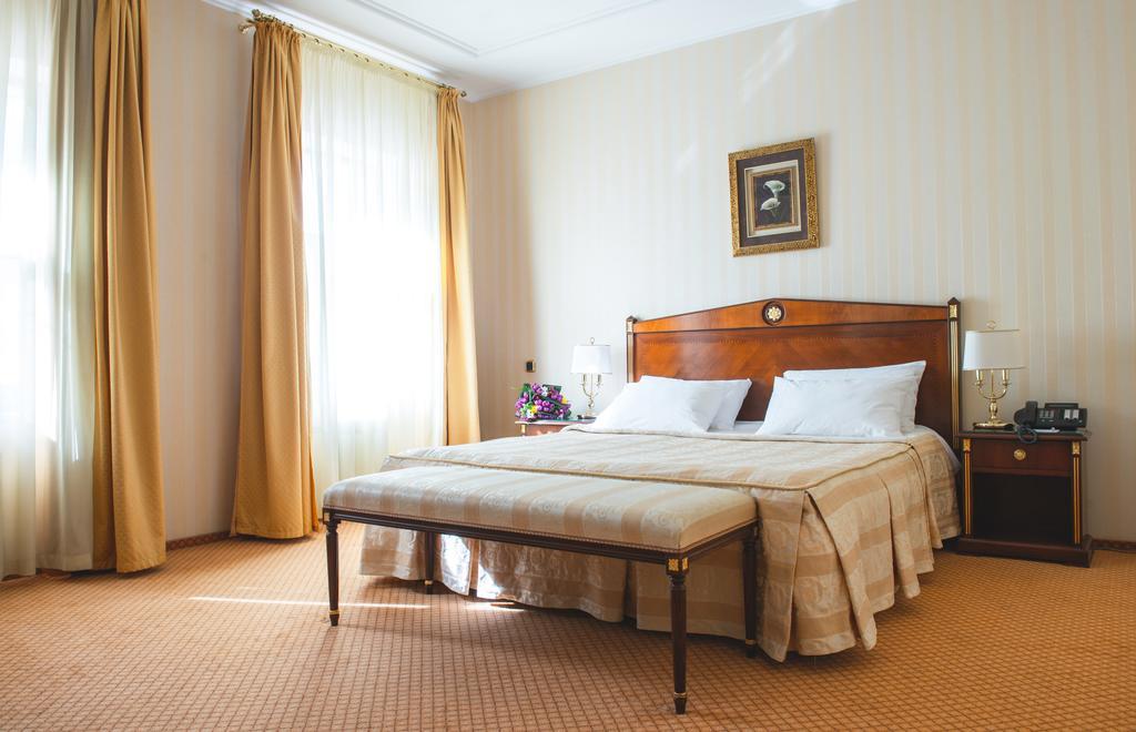 Hotel Optima Collection Podil Plaza Kiew Exterior foto