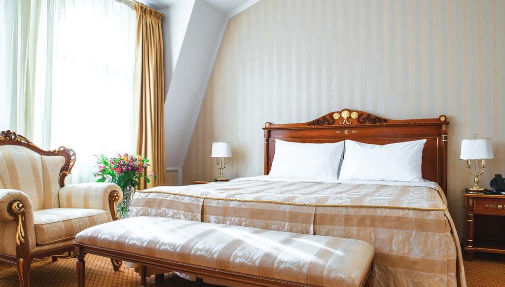 Hotel Optima Collection Podil Plaza Kiew Exterior foto